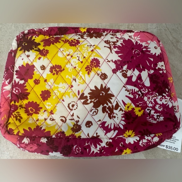 Vera Bradley Cord Organizer
Starstruck Daisies in Premium Cotton - Picture 8 of 11